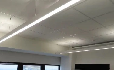 Ungathuthukisa kanjani uphahla oluphezulu nezindawo ezinkulu ngokukhanyisa ok...